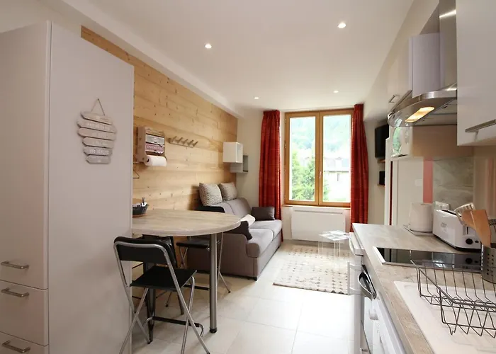 Mont-dore : T2 Confort Avec Parking Privé, Proche Thermes - Fr-1-608-99 Mont-Dore